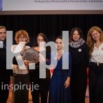 Uroczyste krajowe wręczenie nagrody dziedzictwa europejskiego / nagrody Europa Nostra 2025 Małopolskim Dniom Dziedzictwa Kulturowego fot alicja rzepa wreczenie nagrody europa nostra 2025 10 29 img 2204 150x150 - Uroczyste krajowe wręczenie nagrody dziedzictwa europejskiego / nagrody Europa Nostra 2025 Małopolskim Dniom Dziedzictwa Kulturowego