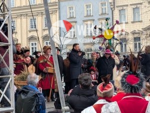 orszak trzech kroli krakow 2026 101 300x226 - Krak&oacute;w przeszedł w radosnym Orszaku. Kardynał Ryś: &bdquo;Potrzebujemy rzeczywistego spotkania&rdquo; - Galeria Zdjęć