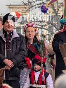 orszak trzech kroli krakow 2026 108 226x300 - Krak&oacute;w przeszedł w radosnym Orszaku. Kardynał Ryś: &bdquo;Potrzebujemy rzeczywistego spotkania&rdquo; - Galeria Zdjęć