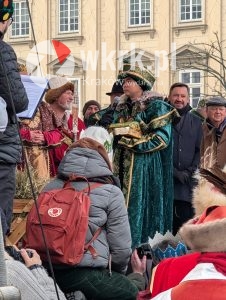 orszak trzech kroli krakow 2026 114 226x300 - Krak&oacute;w przeszedł w radosnym Orszaku. Kardynał Ryś: &bdquo;Potrzebujemy rzeczywistego spotkania&rdquo; - Galeria Zdjęć