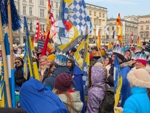 orszak trzech kroli krakow 2026 117 300x226 - Krak&oacute;w przeszedł w radosnym Orszaku. Kardynał Ryś: &bdquo;Potrzebujemy rzeczywistego spotkania&rdquo; - Galeria Zdjęć