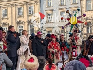 orszak trzech kroli krakow 2026 123 300x226 - Krak&oacute;w przeszedł w radosnym Orszaku. Kardynał Ryś: &bdquo;Potrzebujemy rzeczywistego spotkania&rdquo; - Galeria Zdjęć