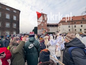 orszak trzech kroli krakow 2026 16 300x226 - Krak&oacute;w przeszedł w radosnym Orszaku. Kardynał Ryś: &bdquo;Potrzebujemy rzeczywistego spotkania&rdquo; - Galeria Zdjęć