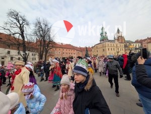 orszak trzech kroli krakow 2026 35 300x226 - Krak&oacute;w przeszedł w radosnym Orszaku. Kardynał Ryś: &bdquo;Potrzebujemy rzeczywistego spotkania&rdquo; - Galeria Zdjęć