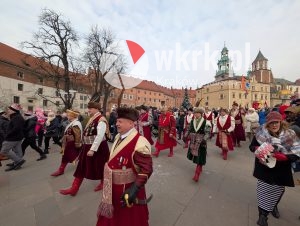 orszak trzech kroli krakow 2026 41 300x226 - Krak&oacute;w przeszedł w radosnym Orszaku. Kardynał Ryś: &bdquo;Potrzebujemy rzeczywistego spotkania&rdquo; - Galeria Zdjęć