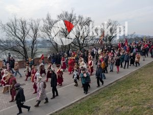 orszak trzech kroli krakow 2026 52 300x226 - Krak&oacute;w przeszedł w radosnym Orszaku. Kardynał Ryś: &bdquo;Potrzebujemy rzeczywistego spotkania&rdquo; - Galeria Zdjęć