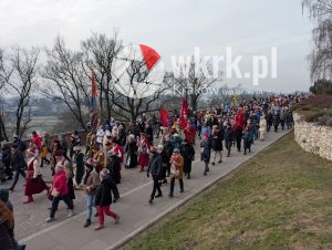 orszak trzech kroli krakow 2026 56 300x226 - Krak&oacute;w przeszedł w radosnym Orszaku. Kardynał Ryś: &bdquo;Potrzebujemy rzeczywistego spotkania&rdquo; - Galeria Zdjęć