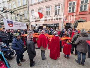 orszak trzech kroli krakow 2026 73 300x226 - Krak&oacute;w przeszedł w radosnym Orszaku. Kardynał Ryś: &bdquo;Potrzebujemy rzeczywistego spotkania&rdquo; - Galeria Zdjęć