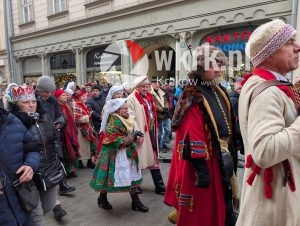 orszak trzech kroli krakow 2026 81 300x226 - Krak&oacute;w przeszedł w radosnym Orszaku. Kardynał Ryś: &bdquo;Potrzebujemy rzeczywistego spotkania&rdquo; - Galeria Zdjęć