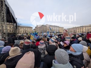 orszak trzech kroli krakow 2026 85 300x226 - Krak&oacute;w przeszedł w radosnym Orszaku. Kardynał Ryś: &bdquo;Potrzebujemy rzeczywistego spotkania&rdquo; - Galeria Zdjęć