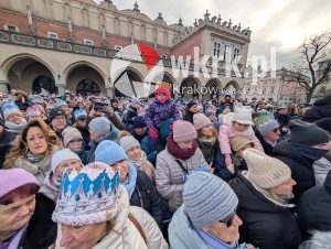 orszak trzech kroli krakow 2026 90 300x226 - Krak&oacute;w przeszedł w radosnym Orszaku. Kardynał Ryś: &bdquo;Potrzebujemy rzeczywistego spotkania&rdquo; - Galeria Zdjęć
