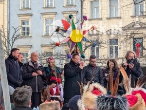 orszak trzech kroli krakow 2026 97 300x226 - Krak&oacute;w przeszedł w radosnym Orszaku. Kardynał Ryś: &bdquo;Potrzebujemy rzeczywistego spotkania&rdquo; - Galeria Zdjęć