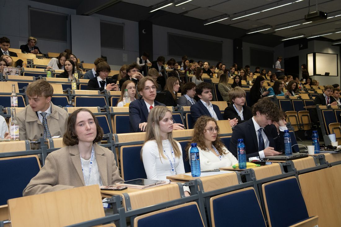 VisMUN 2026 w Krakowie. Młodzi ludzie z Polski i zagranicy spotkają się na konferencji Model United Nations 1 vismun 2025 1